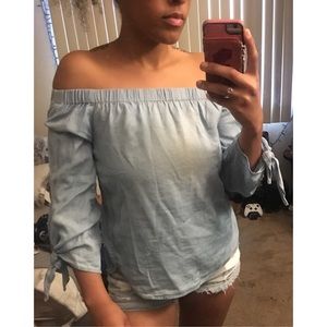 🌟BLUE OFF THE SHOULDER TOP SIZE MEDIUM🛍